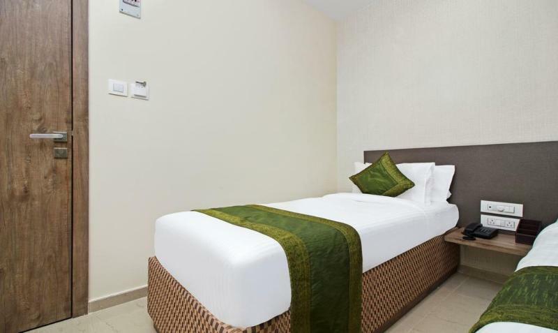 Ocean Suites Hotel Mumbai Exterior photo