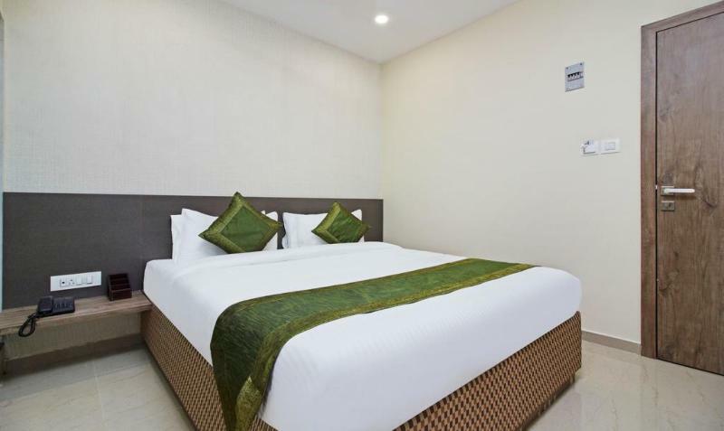 Ocean Suites Hotel Mumbai Exterior photo