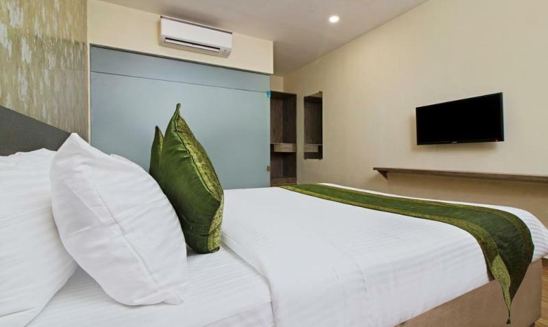 Ocean Suites Hotel Mumbai Exterior photo
