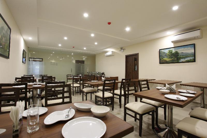 Ocean Suites Hotel Mumbai Exterior photo
