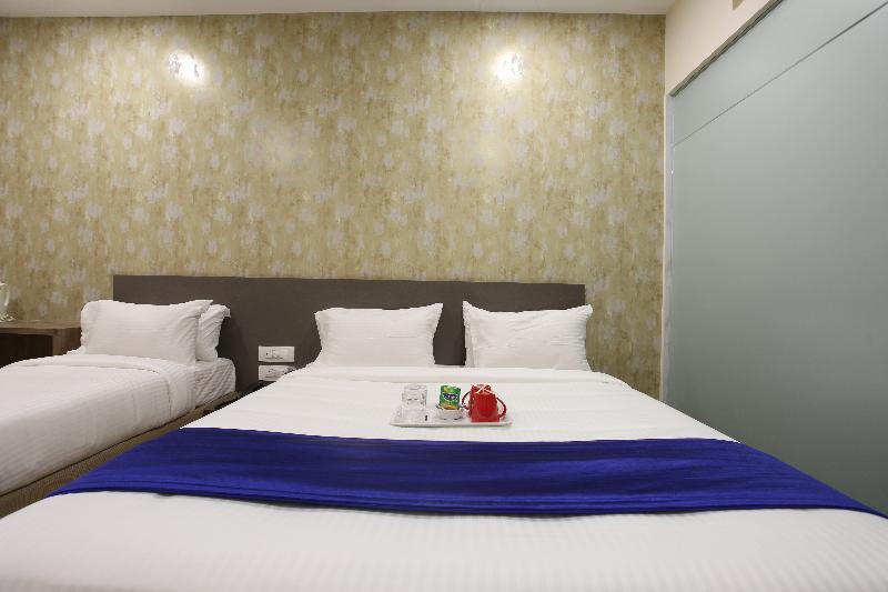 Ocean Suites Hotel Mumbai Exterior photo